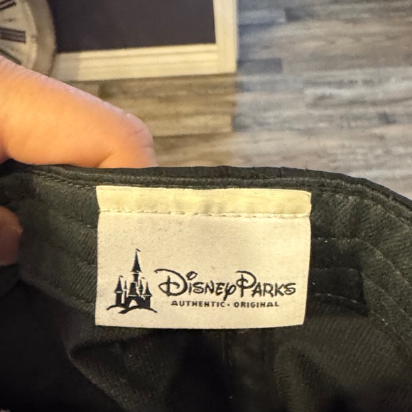 Nike Disney Mickey Black Hat with Gold Logo - Picture 3 of 3